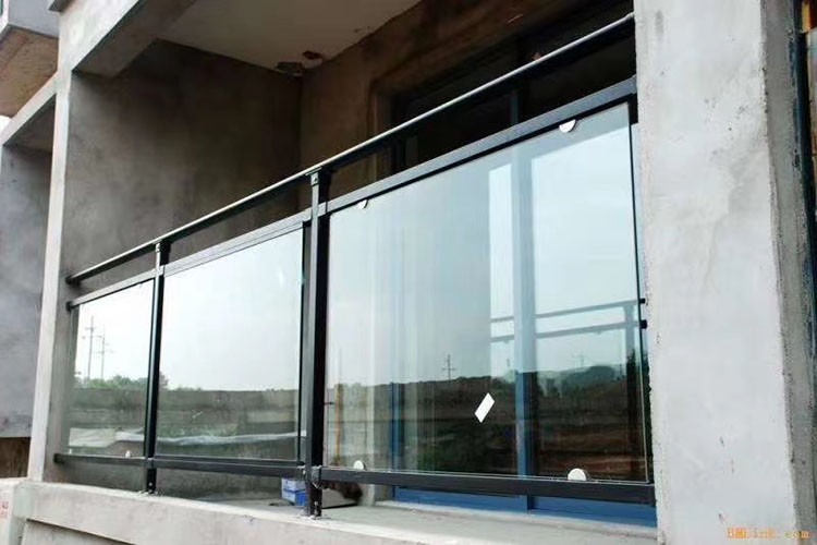 江西阳台玻璃护栏案例